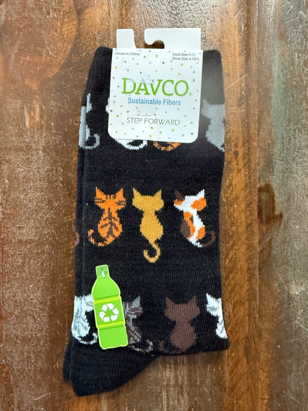 Davco Women’s Cat Socks in Black Sustainable Fiber NWT